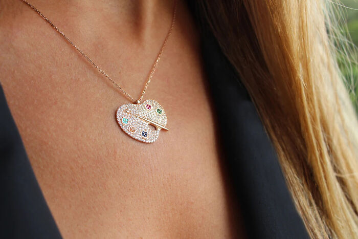 You Can Wear Your Art On Your Sleeve, Or At Least Around Your Neck, With This Palette Pendant Necklace 