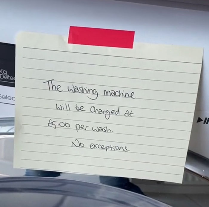 "Do Not Sit In This Chair": Woman Shares All The Insane Notes Left By Her Airbnb Host "Do Not Sit In This Chair": Woman Shares All The Insane Notes Left By Her Airbnb Host