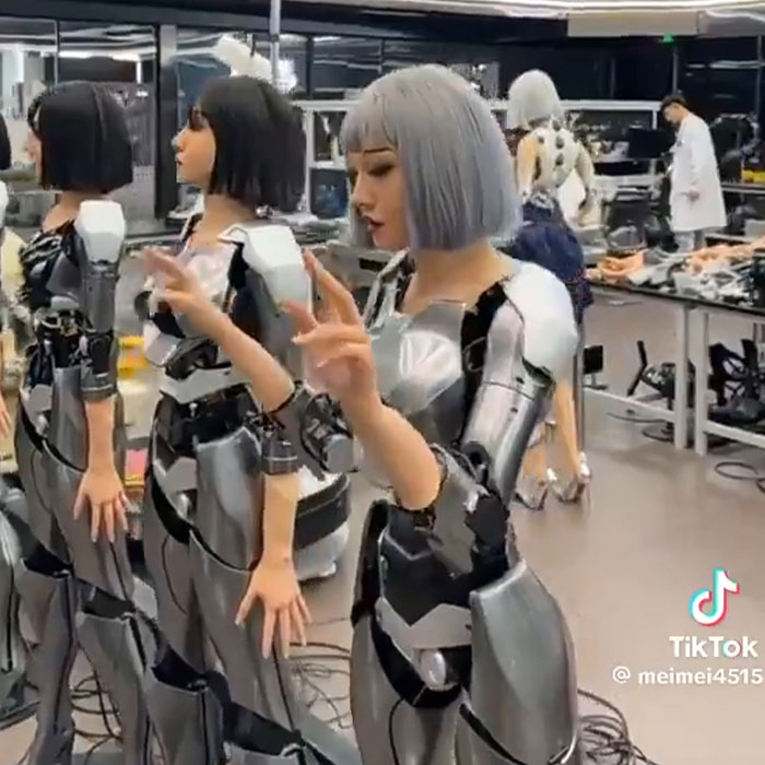 “The Future Is Coming”: People React To Viral Video Of Chinese Factory Producing Lifelike Robots “The Future Is Coming”: People React To Viral Video Of Chinese Factory Producing Lifelike Robots