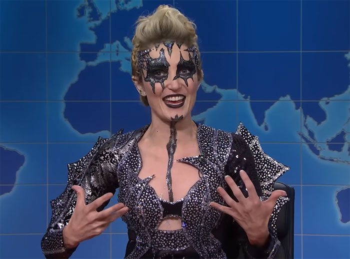 “They’re Laughing At Her, Not With Her”: JoJo Siwa SNL Skit Sparks Bullying Concerns “They’re Laughing At Her, Not With Her”: JoJo Siwa SNL Skit Sparks Bullying Concerns