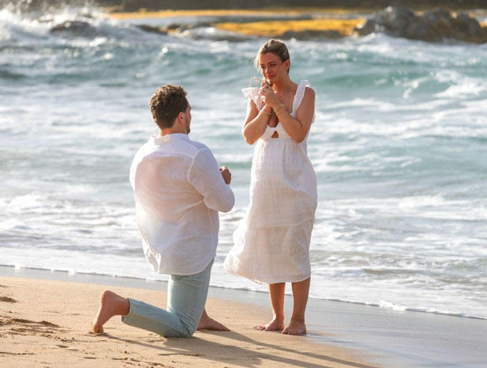 Folks Online Are Roasting This Guy Who Shared 7 Things He Learnt About B2B Sales After Proposing Folks Online Are Roasting This Guy Who Shared 7 Things He Learnt About B2B Sales After Proposing