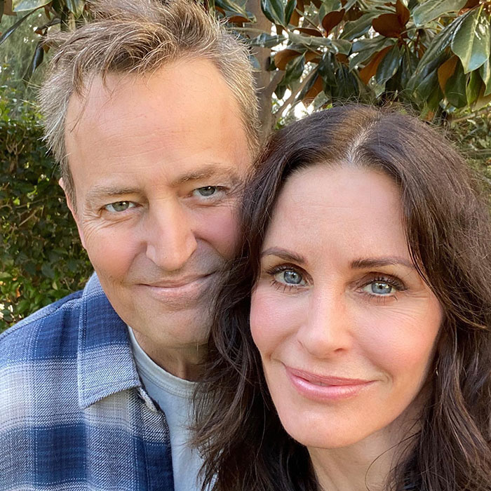 Friends Fans Moved By Courteney Cox Speaking About Matthew Perry And How He Still “Visits” Her