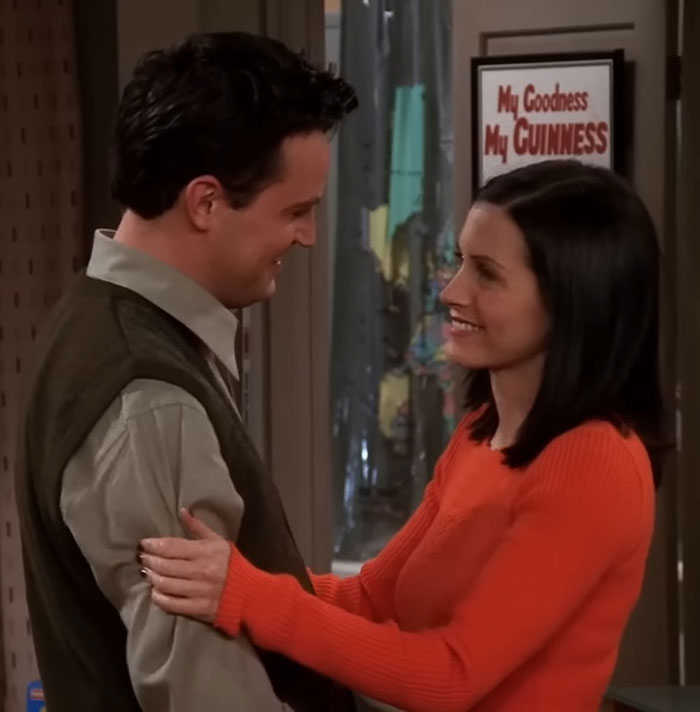 Friends Fans Moved By Courteney Cox Speaking About Matthew Perry And How He Still “Visits” Her