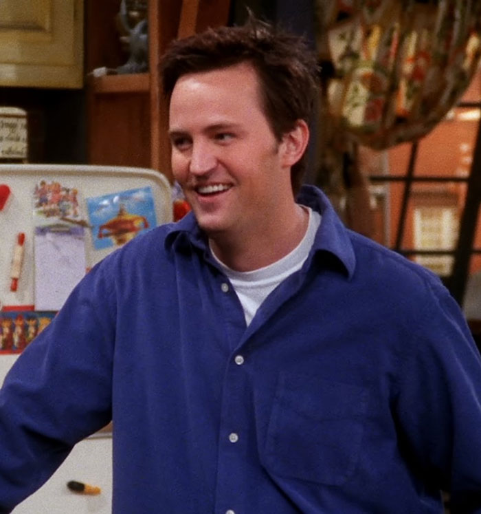 Friends Fans Moved By Courteney Cox Speaking About Matthew Perry And How He Still “Visits” Her Friends Fans Moved By Courteney Cox Speaking About Matthew Perry And How He Still “Visits” Her