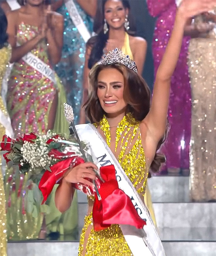 “I Am Silenced”: People Think Miss USA’s Resignation Post Hides Secret Cry For Help “I Am Silenced”: People Think Miss USA’s Resignation Post Hides Secret Cry For Help
