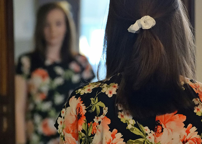 Coworker Keeps Mocking Woman Over Her Large Chest, It Finally Backfires On Her Coworker Keeps Mocking Woman Over Her Large Chest, It Finally Backfires On Her