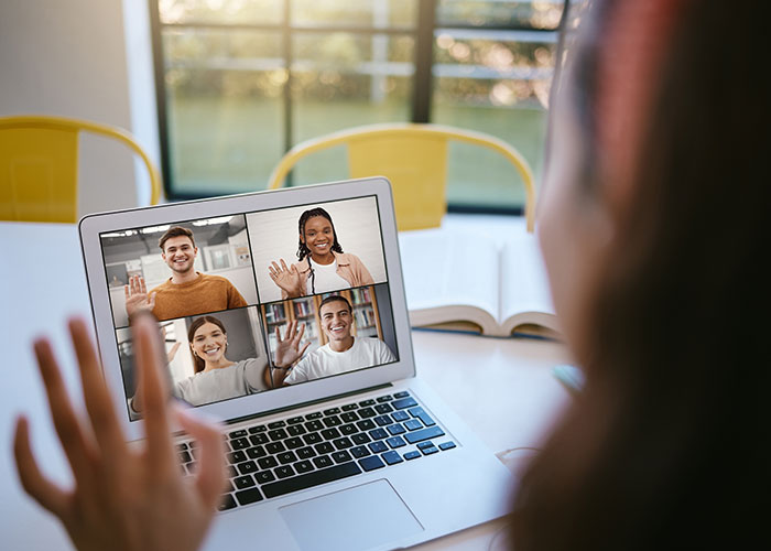 Coworker Keeps Mocking Woman Over Her Large Chest, It Finally Backfires On Her Coworker Keeps Mocking Woman Over Her Large Chest, It Finally Backfires On Her