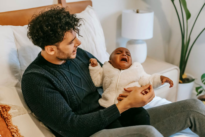 Instead Of Helping Wife, Guy Relaxes During 6-Week Paternity Leave, Gets Mad When Wife Blacks Out