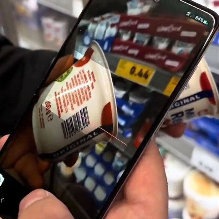 “We Will Not Eat The Bugs”: People Outraged To Learn About Common Insect-Sourced Food Additive “We Will Not Eat The Bugs”: People Outraged To Learn About Common Insect-Sourced Food Additive