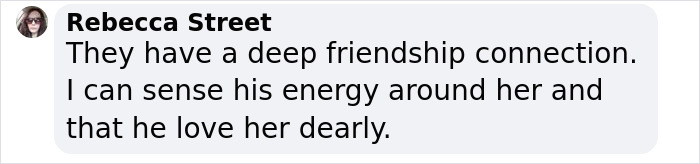 Friends Fans Moved By Courteney Cox Speaking About Matthew Perry And How He Still “Visits” Her Friends Fans Moved By Courteney Cox Speaking About Matthew Perry And How He Still “Visits” Her
