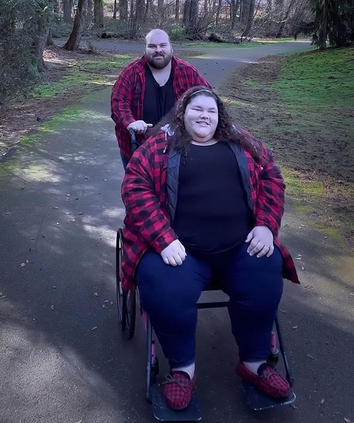 “Obesity Is A Choice”: Plus-Size Traveler Slammed For Calling Out Airport Staff Discrimination “Obesity Is A Choice”: Plus-Size Traveler Slammed For Calling Out Airport Staff Discrimination