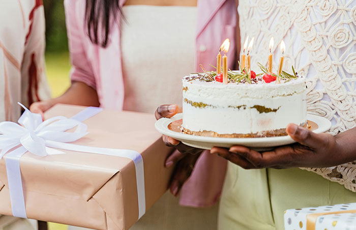 Pregnant Teen Due For Reality Check After Complaining About Single Mom’s Simple Birthday Gift