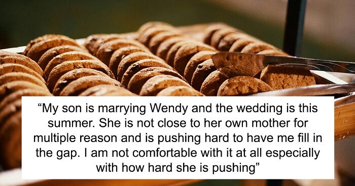 Bride Cries When MIL Refuses To Make Over 1,000 Cookies For Her Wedding, She Won’t Budge