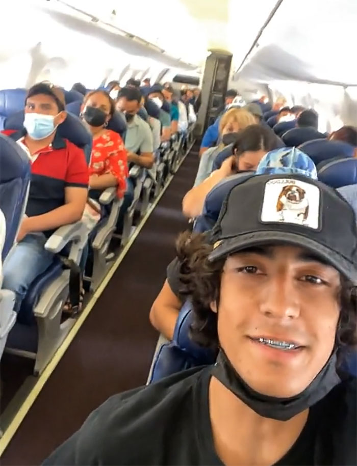 Bizarre Public Stunts Becoming Increasingly Common As People Try Out “Rejection Therapy” Bizarre Public Stunts Becoming Increasingly Common As People Try Out “Rejection Therapy”