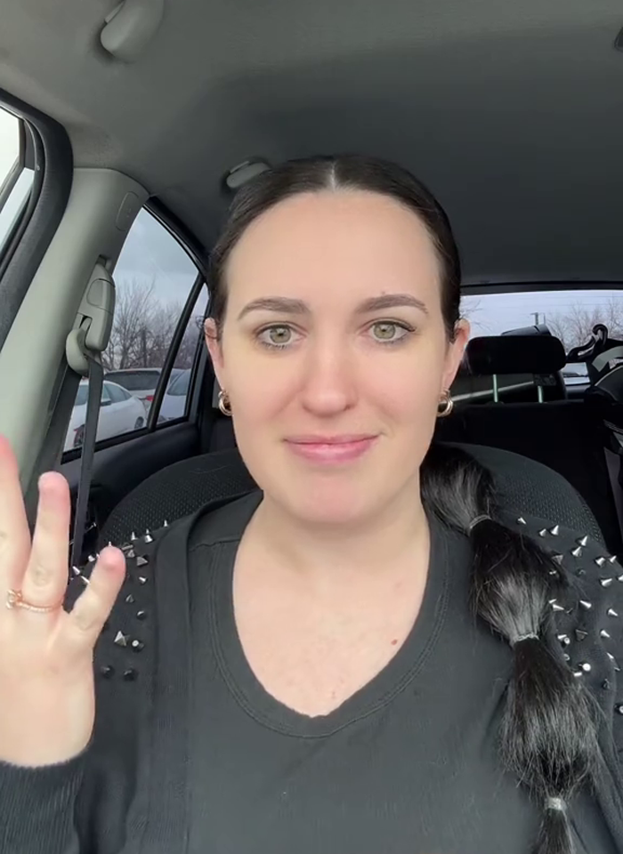 People Had No Idea Subtitles Can’t Replace Sign Language Until This Woman Pointed It Out