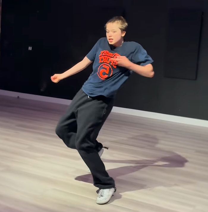 Angelina Jolie And Brad Pitt’s 17-Year-Old Daughter Shiloh Stuns In New Viral Dancing Video Angelina Jolie And Brad Pitt’s 17-Year-Old Daughter Shiloh Stuns In New Viral Dancing Video