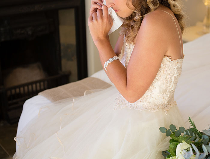 “How I Could Be So Selfish”: Guy Uninvited From Sister’s Wedding Over Gift Conundrum “How I Could Be So Selfish”: Guy Uninvited From Sister’s Wedding Over Gift Conundrum