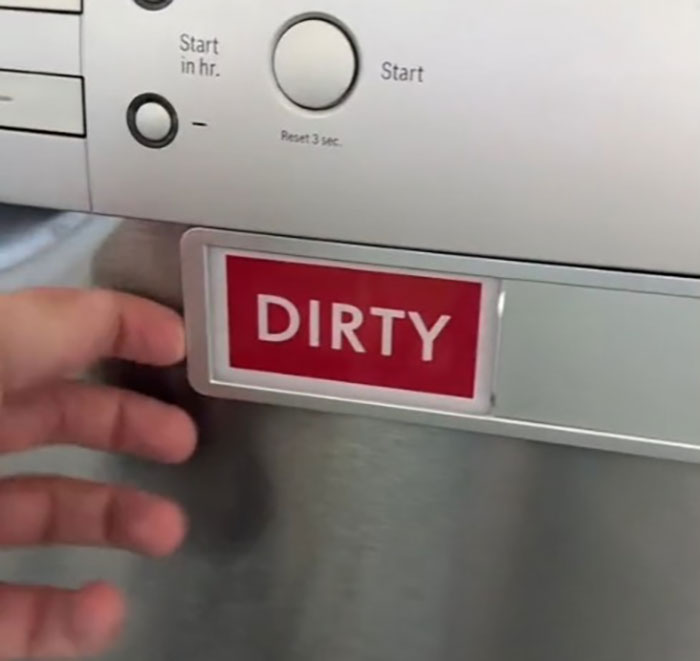 People Hilariously Document The Evidence That Their Parents Are “Temu Victims” People Hilariously Document The Evidence That Their Parents Are “Temu Victims”