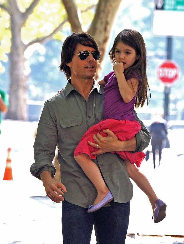 Suri Cruise Appears To “Ditch Her Father’s Name” After 11 Years Of No Relationship