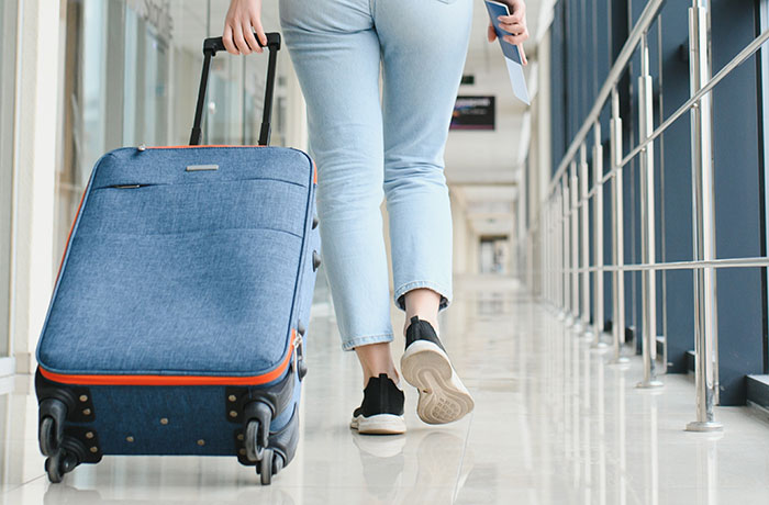 Guy Wants GF To Look Like Other Women, Is Left Single And Stranded In Another State Guy Wants GF To Look Like Other Women, Is Left Single And Stranded In Another State