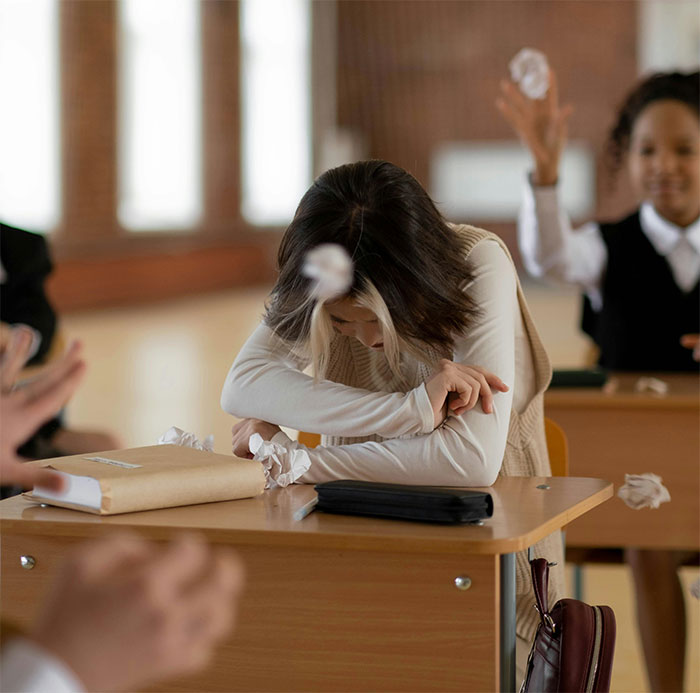 Teenager Secretly Films Their Bully Trying To Trigger Their Allergy Attack, Presses Charges Teenager Secretly Films Their Bully Trying To Trigger Their Allergy Attack, Presses Charges