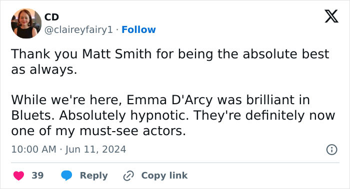 Sue Perkins Apologizes After Matt Smith Elegantly Corrects Her When She Misgenders His Co-Star Sue Perkins Apologizes After Matt Smith Elegantly Corrects Her When She Misgenders His Co-Star