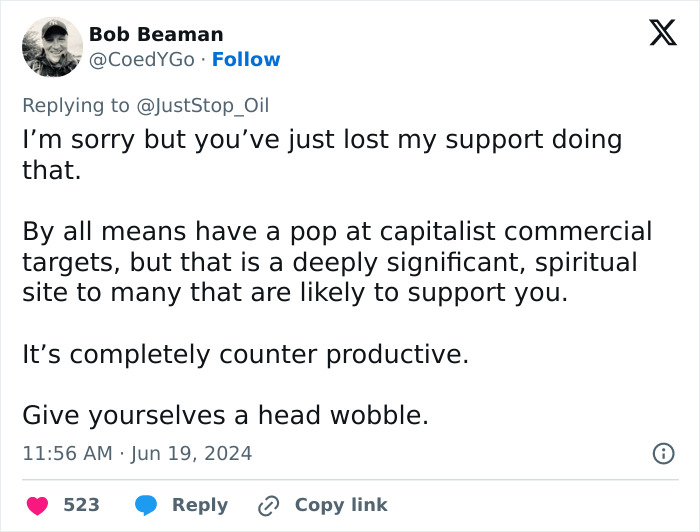 Stonehenge Spray-Painted Orange In Broad Daylight As Onlookers Try To Hold Back Vandals Stonehenge Spray-Painted Orange In Broad Daylight As Onlookers Try To Hold Back Vandals