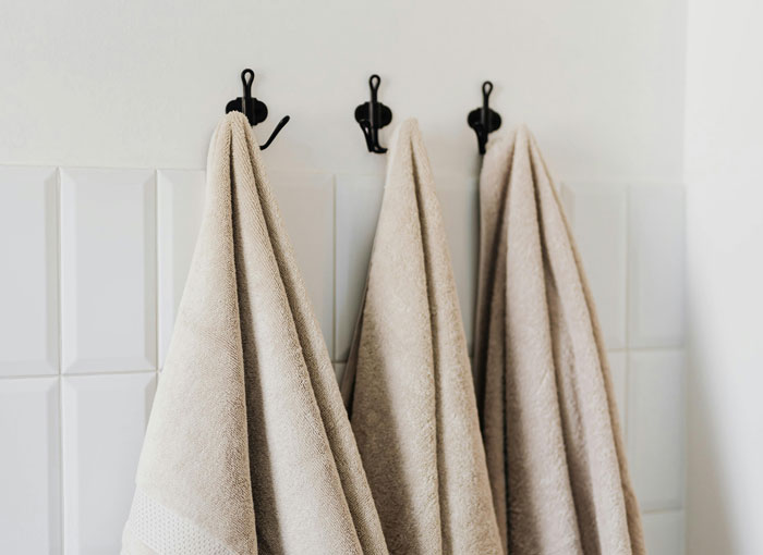 BF Won’t Stop Using Kids’ Towels To Wipe Off Gross Fluids, Furious GF Tells Him They Need A Break BF Won’t Stop Using Kids’ Towels To Wipe Off Gross Fluids, Furious GF Tells Him They Need A Break