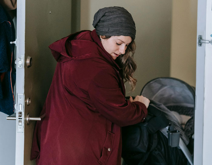 Man’s Secret GF Arrives On Cheated Wife’s Doorstep With Baby, Ready To Move In, Wife Calls Police Man’s Secret GF Arrives On Cheated Wife’s Doorstep With Baby, Ready To Move In, Wife Calls Police