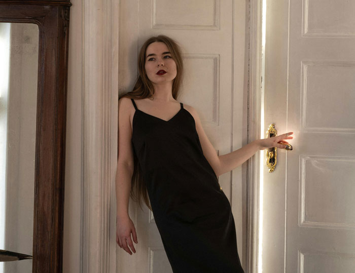 Best Friend Asks Guy How He Has Such A Great GF, He Shares His Manipulation Tactics But GF Overhears Best Friend Asks Guy How He Has Such A Great GF, He Shares His Manipulation Tactics But GF Overhears