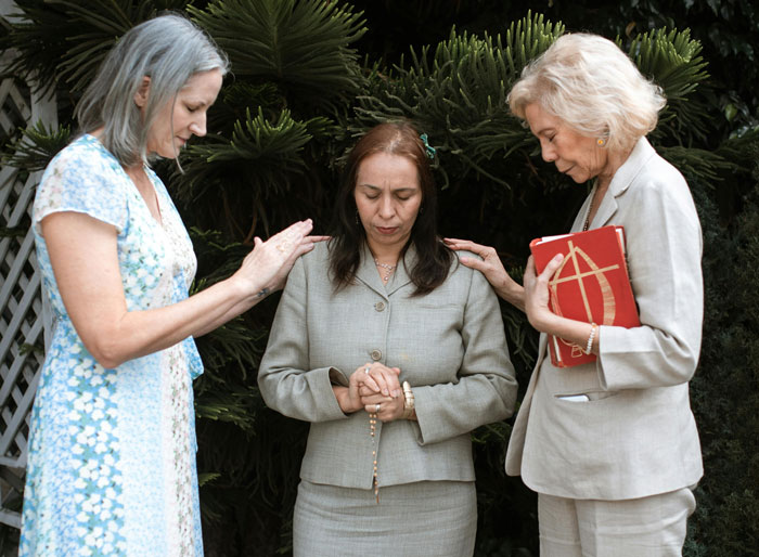 Single Dad Stands Up To His Family When They Try To Make His Son’s Birthday A Religious Event Single Dad Stands Up To His Family When They Try To Make His Son’s Birthday A Religious Event