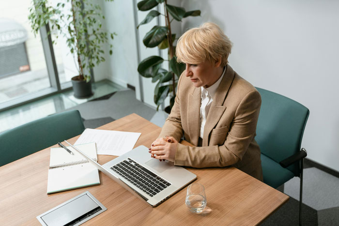 Parents’ “Arrangement” Of Having Kids Backfires As Daughters Are Hurt When They Grow Up Parents’ “Arrangement” Of Having Kids Backfires As Daughters Are Hurt When They Grow Up