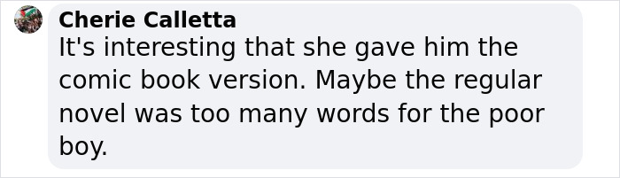 High School Graduate Refuses To Shake Superintendent’s Hand And Offers Him Banned Book On Stage High School Graduate Refuses To Shake Superintendent’s Hand And Offers Him Banned Book On Stage