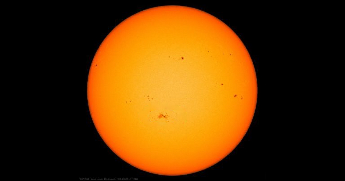 Andrew McCarthy Captured Highly Detailed Views Of The Sunspot From His Backyard In Arizona Andrew McCarthy Captured Highly Detailed Views Of The Sunspot From His Backyard In Arizona