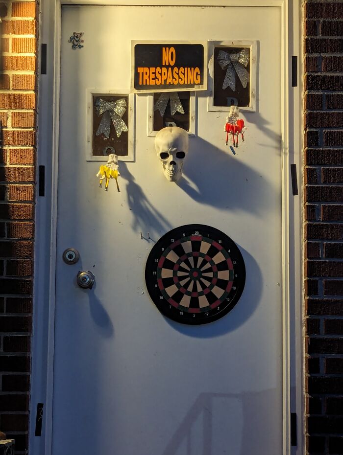 My Scary Decorations: Bony Is A Gamer My Scary Decorations: Bony Is A Gamer