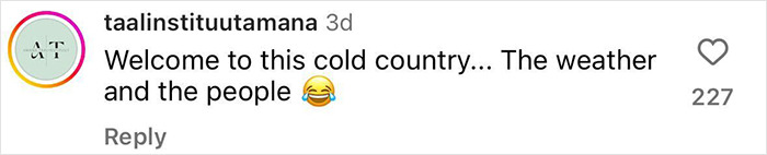 Man’s Public Proposal Goes Viral After The Crowd Awkwardly Ignores It Man’s Public Proposal Goes Viral After The Crowd Awkwardly Ignores It