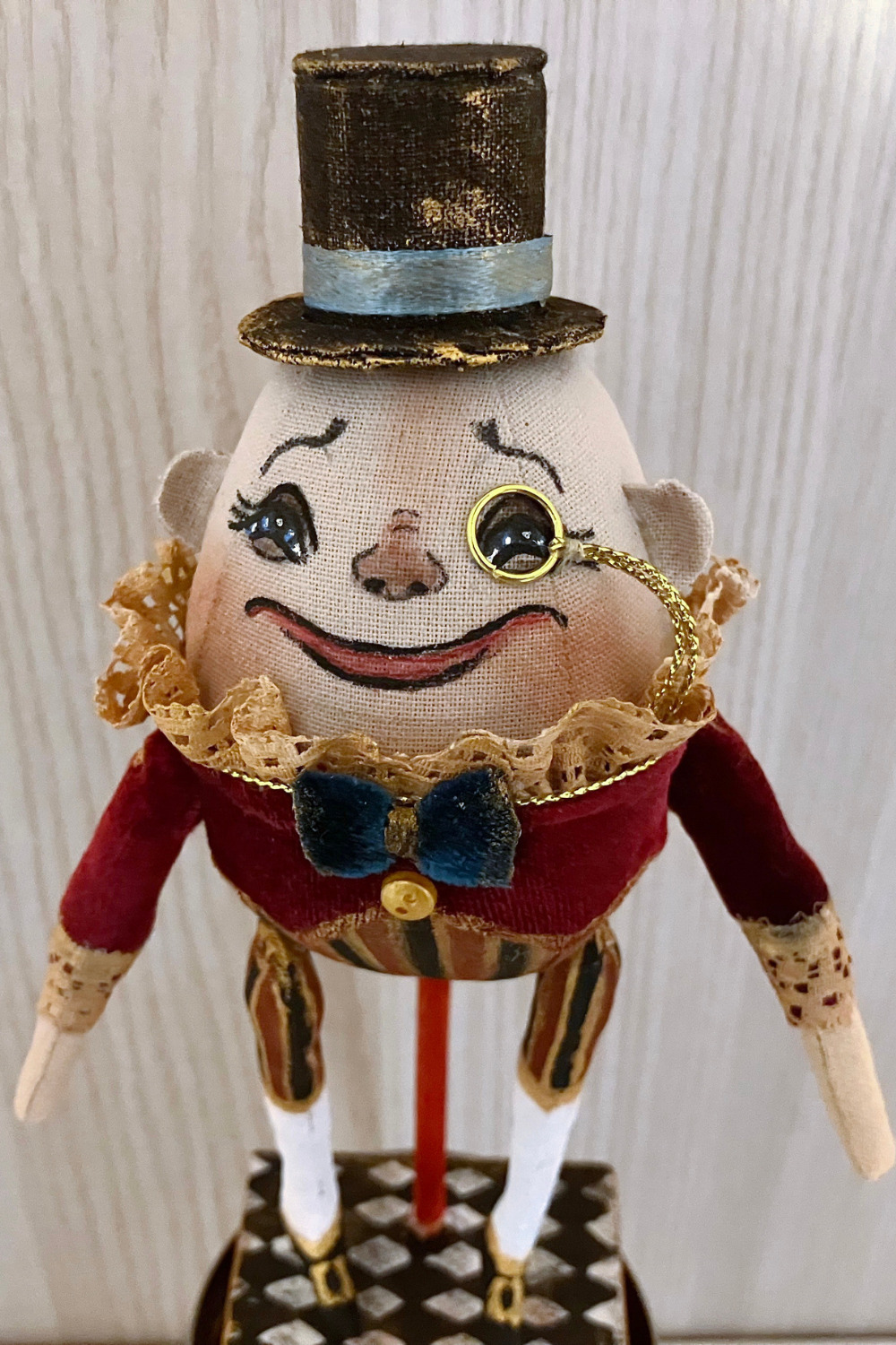 Humpty Dumpty Art Doll – Alice In Wonderland
