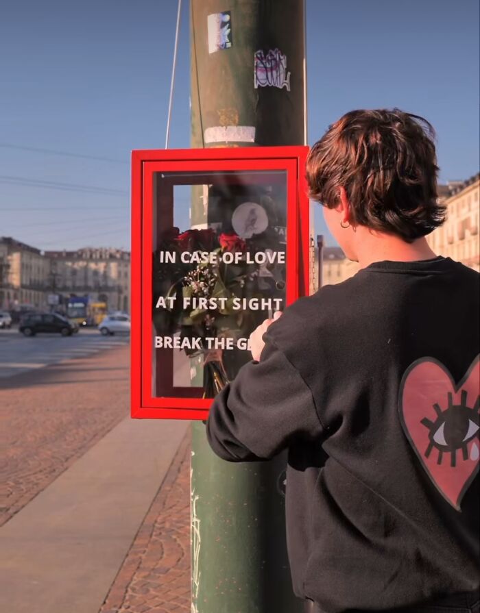 Greg Goya From Turin Is Bringing Out People’s Deepest Emotions Through His Interactive Street Art Greg Goya From Turin Is Bringing Out People’s Deepest Emotions Through His Interactive Street Art