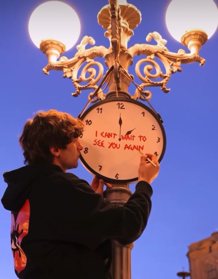 Greg Goya From Turin Is Bringing Out People’s Deepest Emotions Through His Interactive Street Art Greg Goya From Turin Is Bringing Out People’s Deepest Emotions Through His Interactive Street Art