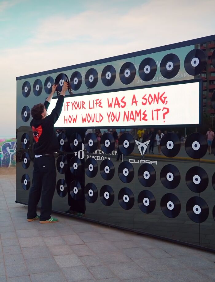 Greg Goya From Turin Is Bringing Out People’s Deepest Emotions Through His Interactive Street Art Greg Goya From Turin Is Bringing Out People’s Deepest Emotions Through His Interactive Street Art