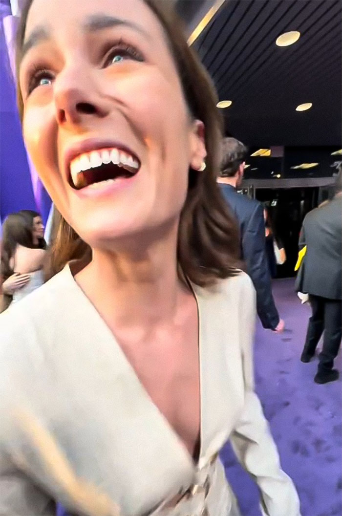 Influencer Realizes Not Everyone Watches Her Videos After John Krasinski Shrugs Her Off Influencer Realizes Not Everyone Watches Her Videos After John Krasinski Shrugs Her Off