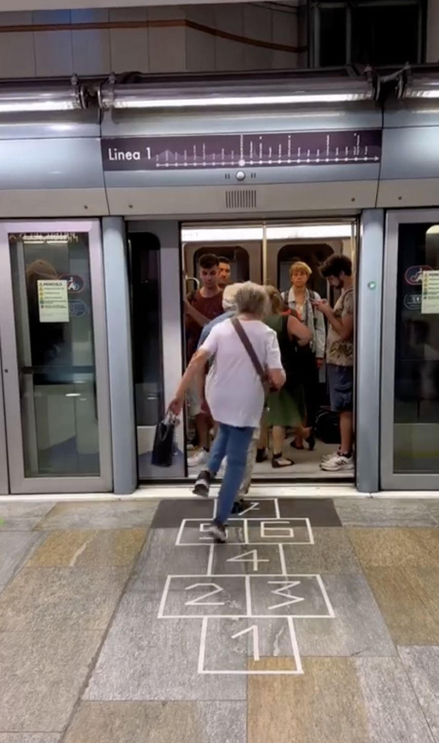 Greg Goya From Turin Is Bringing Out People’s Deepest Emotions Through His Interactive Street Art Greg Goya From Turin Is Bringing Out People’s Deepest Emotions Through His Interactive Street Art