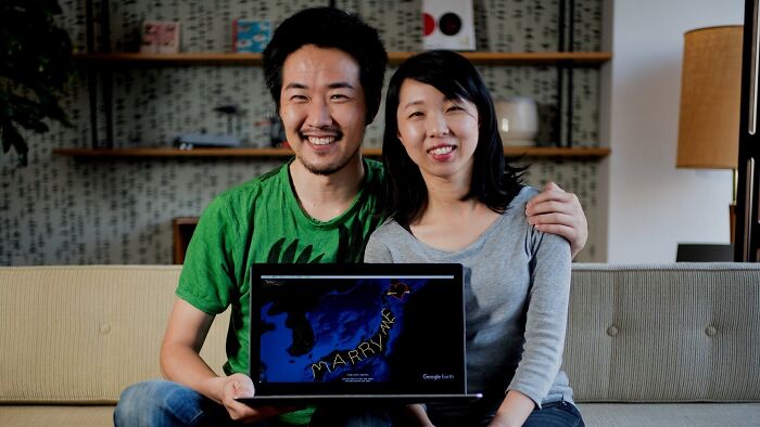 Yasushi From Japan Made A One-Of-A-Kind Marriage Proposal That Gained The Guinness World Record Yasushi From Japan Made A One-Of-A-Kind Marriage Proposal That Gained The Guinness World Record