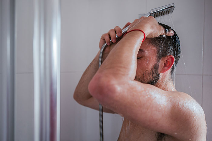 Woman’s Bathroom Break-In Leaves Her In Tears, Man Asks If He Overreacted Woman’s Bathroom Break-In Leaves Her In Tears, Man Asks If He Overreacted