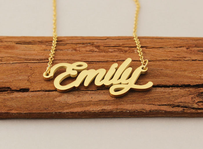 "Emily, You're The Worst": Pesky Bride Forces Bridesmaids To Buy And Wear Necklace Bearing Her Name "Emily, You're The Worst": Pesky Bride Forces Bridesmaids To Buy And Wear Necklace Bearing Her Name