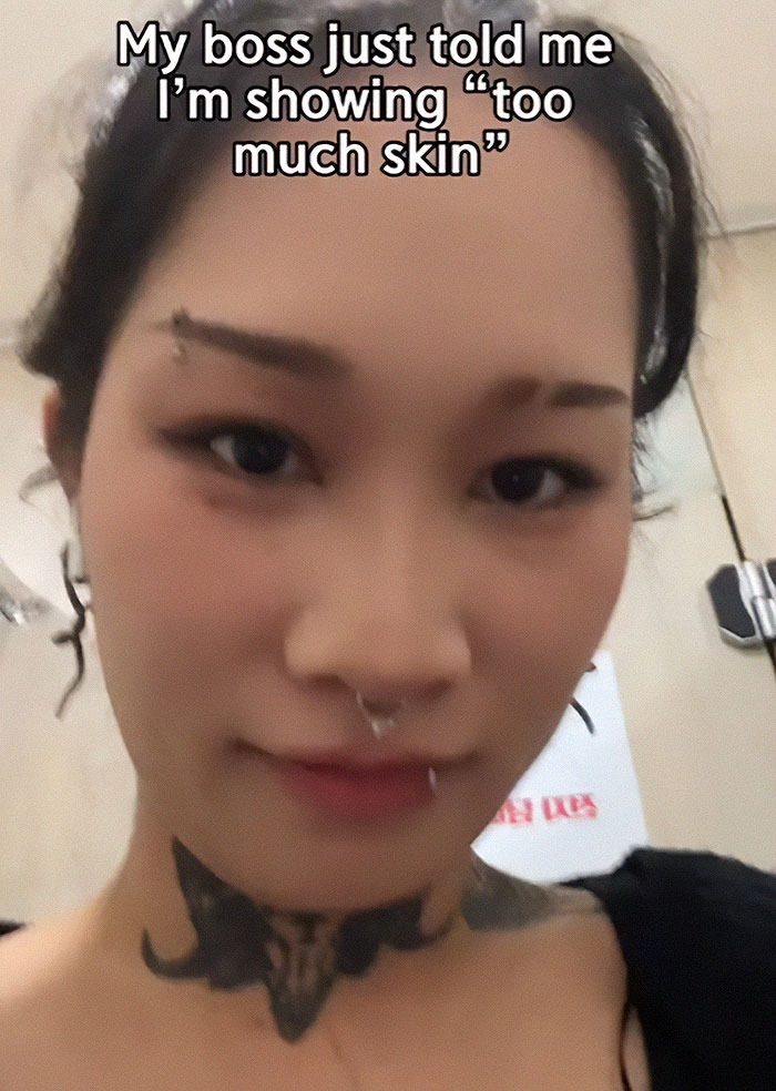 “Is Too Much Skin In The Room With Us?“: Woman Puzzled After Boss Asks Her To Cover Up “Is Too Much Skin In The Room With Us?“: Woman Puzzled After Boss Asks Her To Cover Up