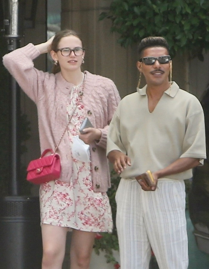 Jennifer Lopez Blasted For “Bothering” Ben Affleck’s Kids After Lunch With Step-Daughter Violet Jennifer Lopez Blasted For “Bothering” Ben Affleck’s Kids After Lunch With Step-Daughter Violet