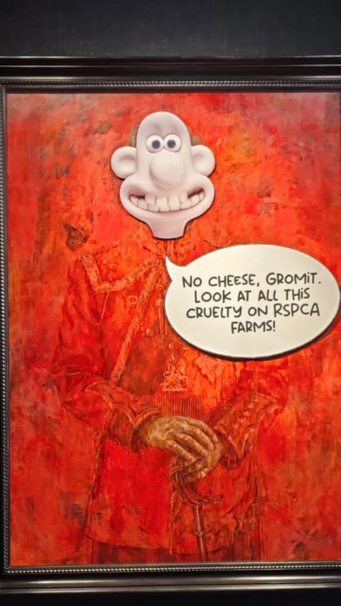 “This Is Horrible”: Charles’ First Official Portrait As King Vandalised In London Gallery “This Is Horrible”: Charles’ First Official Portrait As King Vandalised In London Gallery