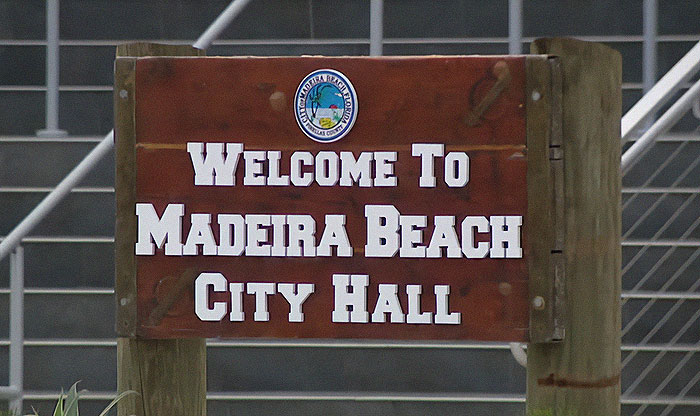 Florida Mayor Explosively Resigns By Emailing Entire Town To Expose Government Secrets Florida Mayor Explosively Resigns By Emailing Entire Town To Expose Government Secrets