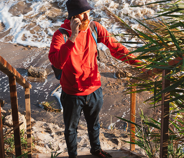 Karen Calls 911 On Homeless Man, Threatens Him With $500 Fine Until Cops Show Up Karen Calls 911 On Homeless Man, Threatens Him With $500 Fine Until Cops Show Up